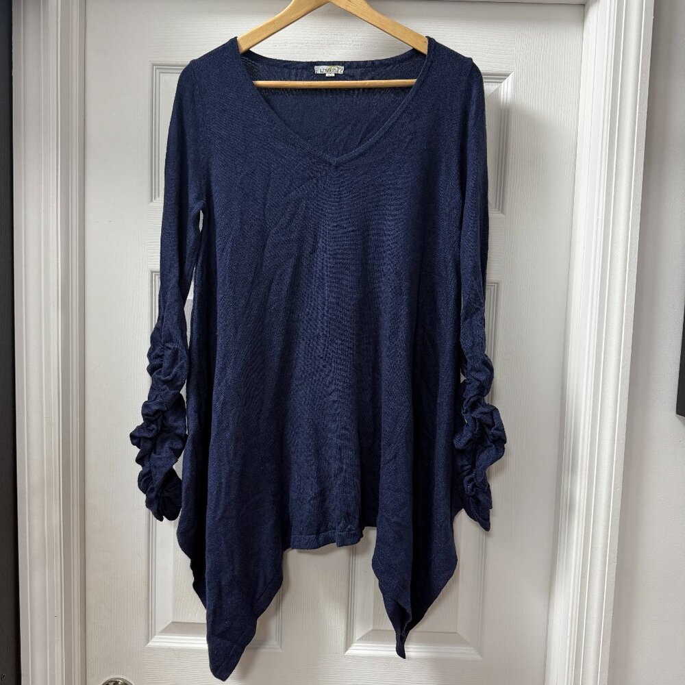 Lemon blue tunic V-neck ruched sleeve asymmetrical hem soft sweater size Medium